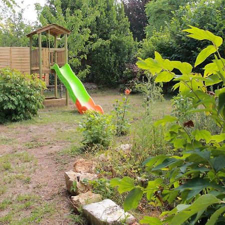 La Loge Des Fees Bed & Breakfast Latille Luaran gambar
