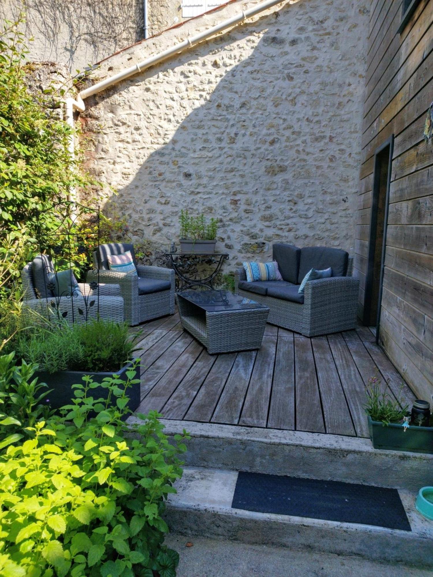 La Loge Des Fees Bed & Breakfast Latille Luaran gambar