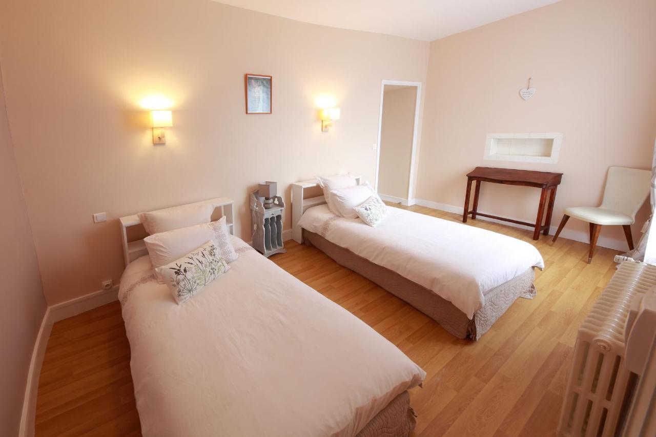 La Loge Des Fees Bed & Breakfast Latille Luaran gambar