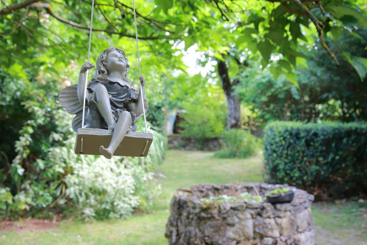 La Loge Des Fees Bed & Breakfast Latille Luaran gambar