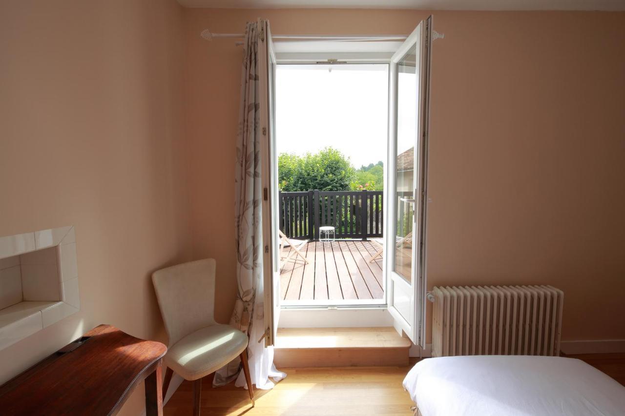 La Loge Des Fees Bed & Breakfast Latille Luaran gambar