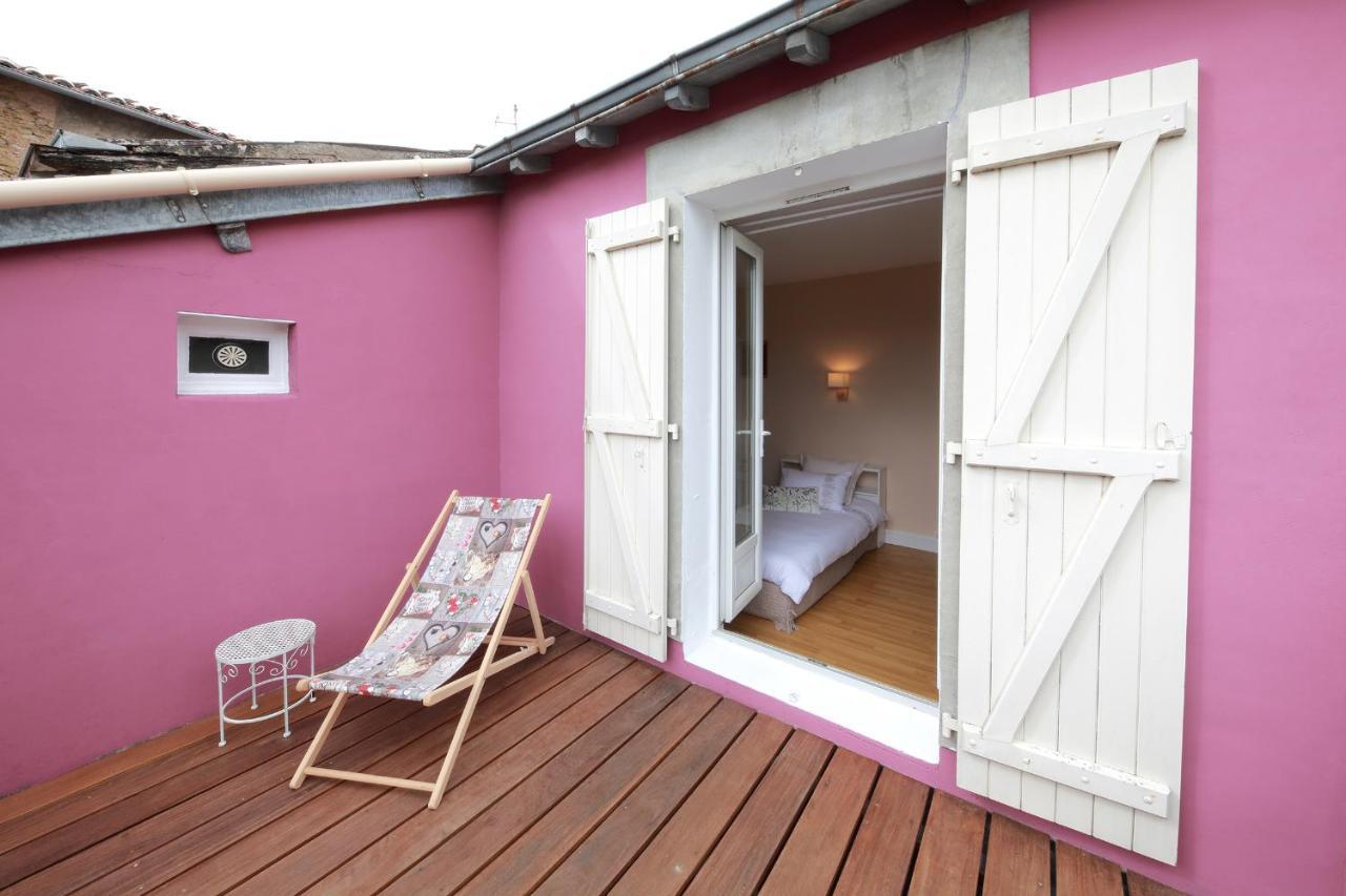 La Loge Des Fees Bed & Breakfast Latille Luaran gambar