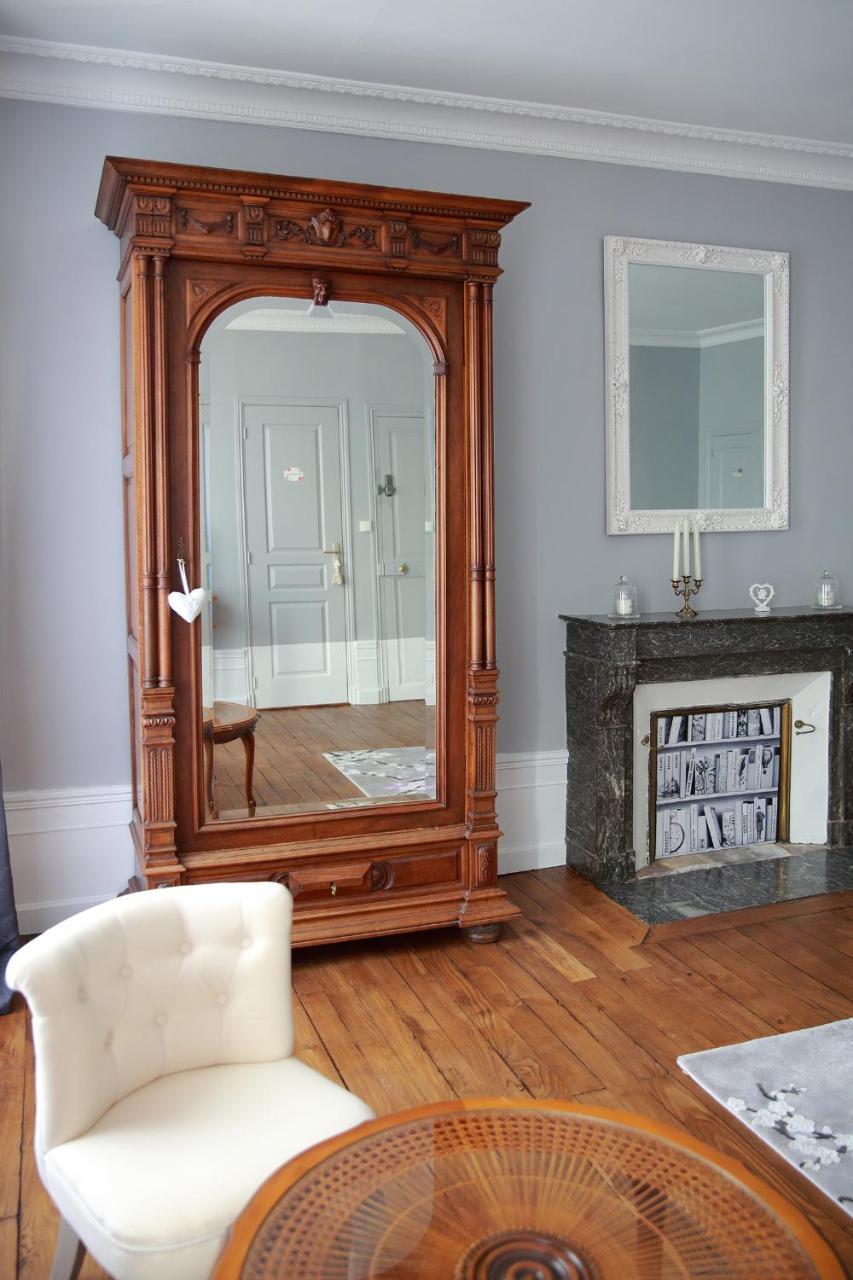 La Loge Des Fees Bed & Breakfast Latille Luaran gambar